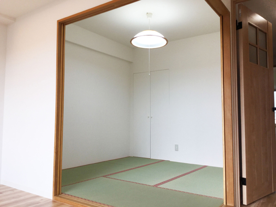 居間とつながる部屋